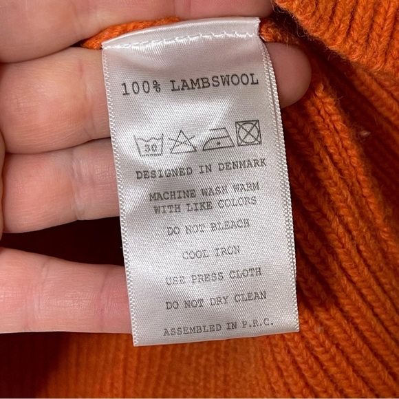 Han Kjøbenhavn of Denmark 100% lamb wool orange crewneck sweater pullover - Picture 5 of 8